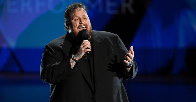 250422-jelly-roll-musician-2024-ac-1056p-02c8f4