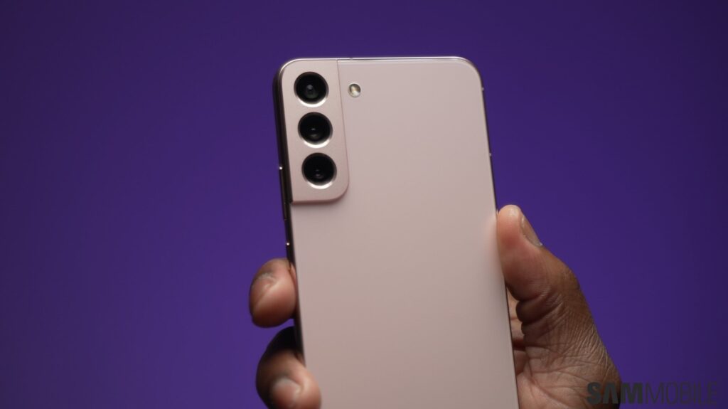 Galaxy-S22-Plus-2