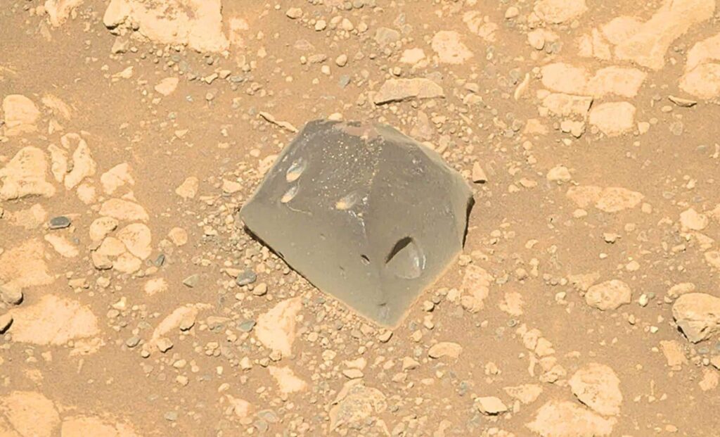 Skull-Hill-rock-on-Mars