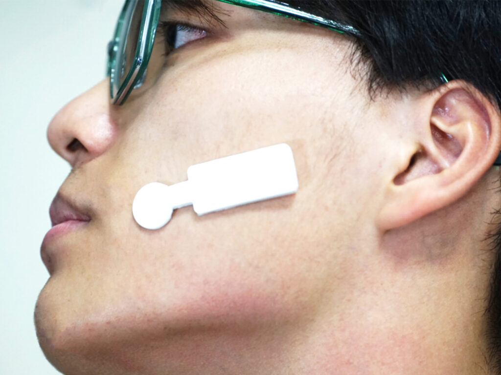 high-tech-sticker-can-2