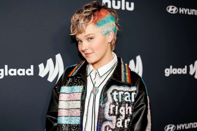 jojo-siwa-042325-b8660ceb9f5c478eab47e3d68321661b