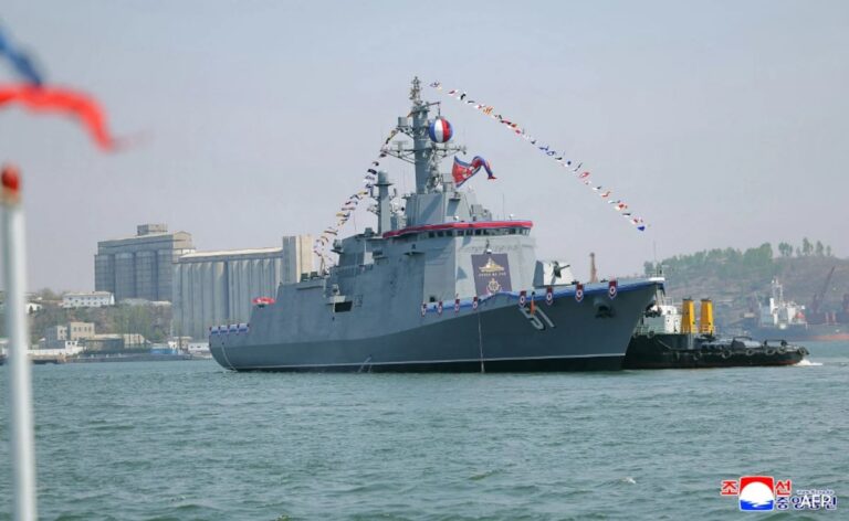 vju5rrj8_north-korea-warship_625x300_26_April_25
