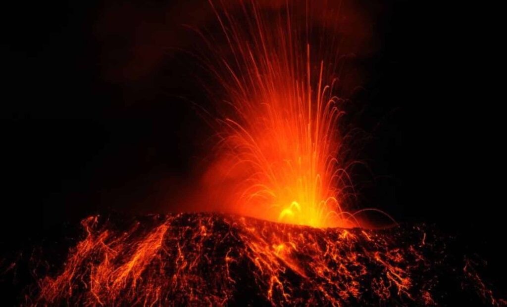 Scientists-Uncover-Hidden-Source-of-Earths-Largest-Volcanic-Eruption-Solving-a-120-Million-Year-Old-Mystery