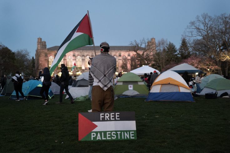 pro-palestinian-protestors-rally-at-northwestern-university-scaled-e1714158315821